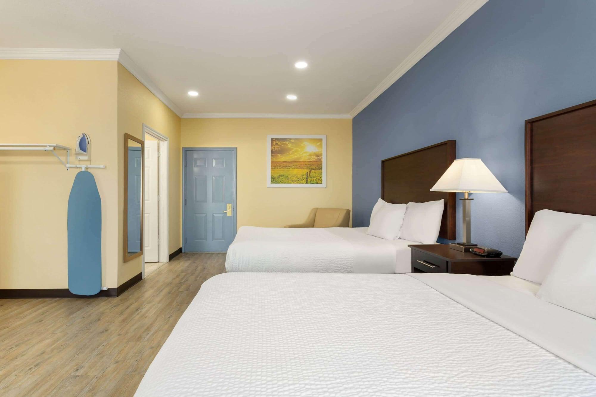 Days Inn & Suites By Wyndham Dfw Airport South-Euless Esterno foto