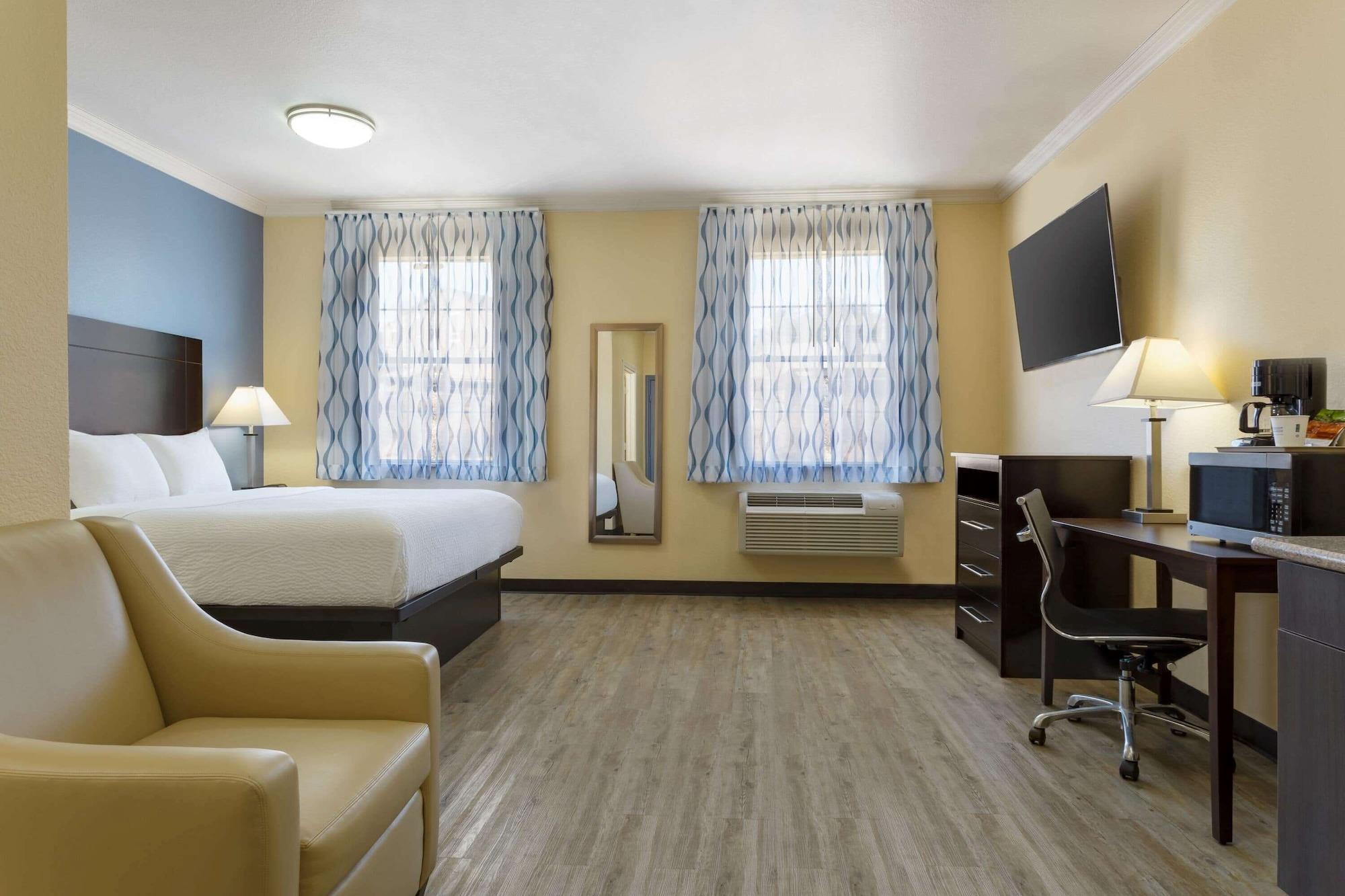 Days Inn & Suites By Wyndham Dfw Airport South-Euless Esterno foto
