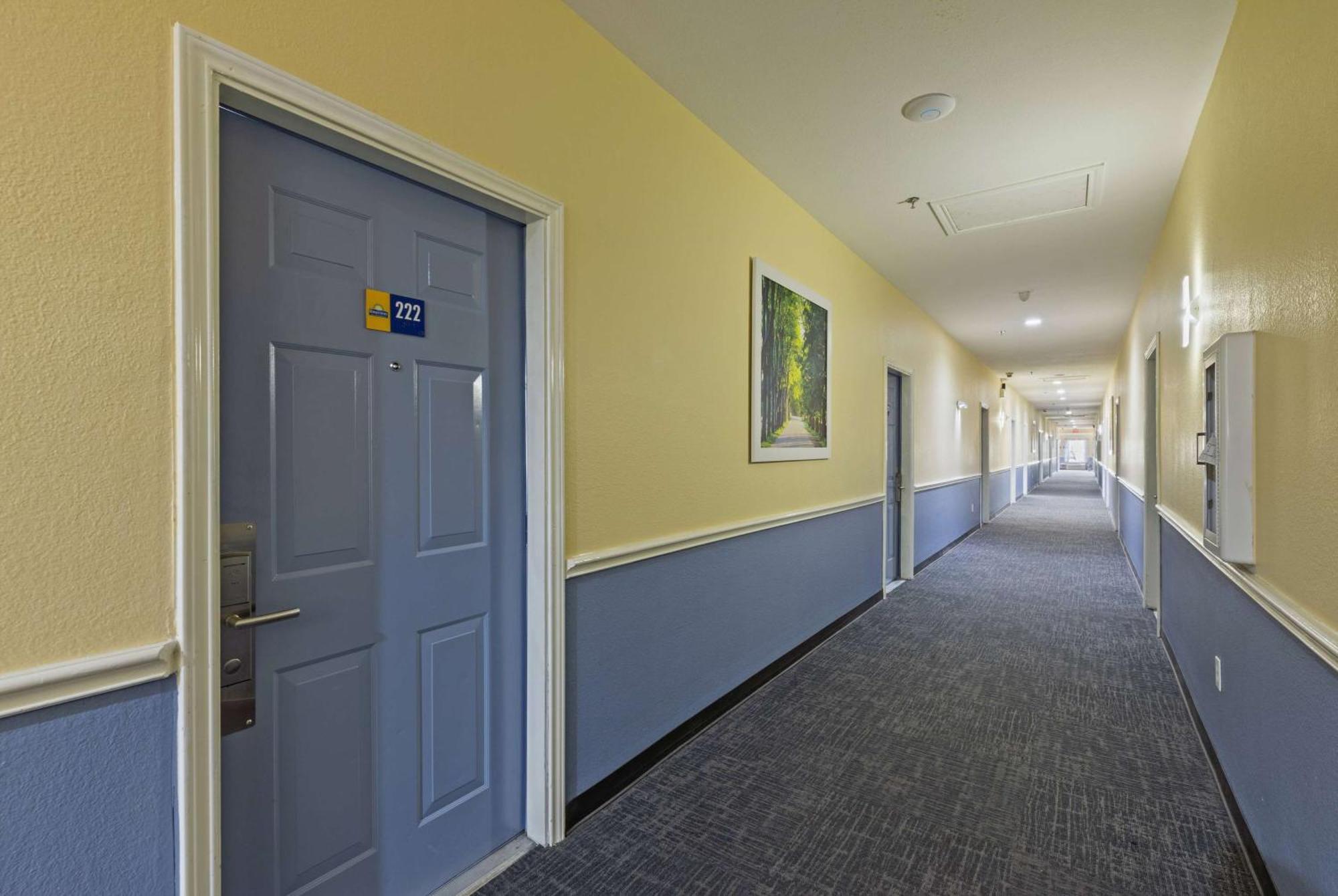 Days Inn & Suites By Wyndham Dfw Airport South-Euless Esterno foto