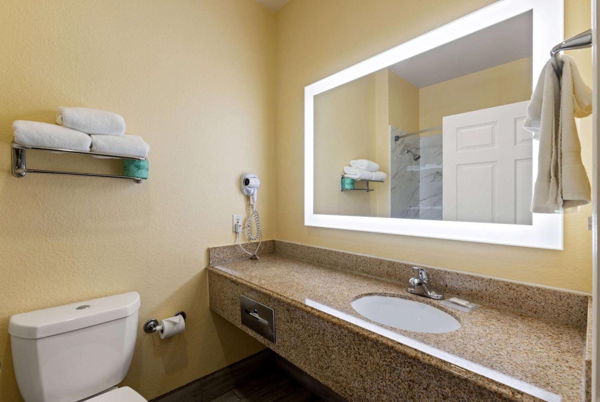 Days Inn & Suites By Wyndham Dfw Airport South-Euless Esterno foto