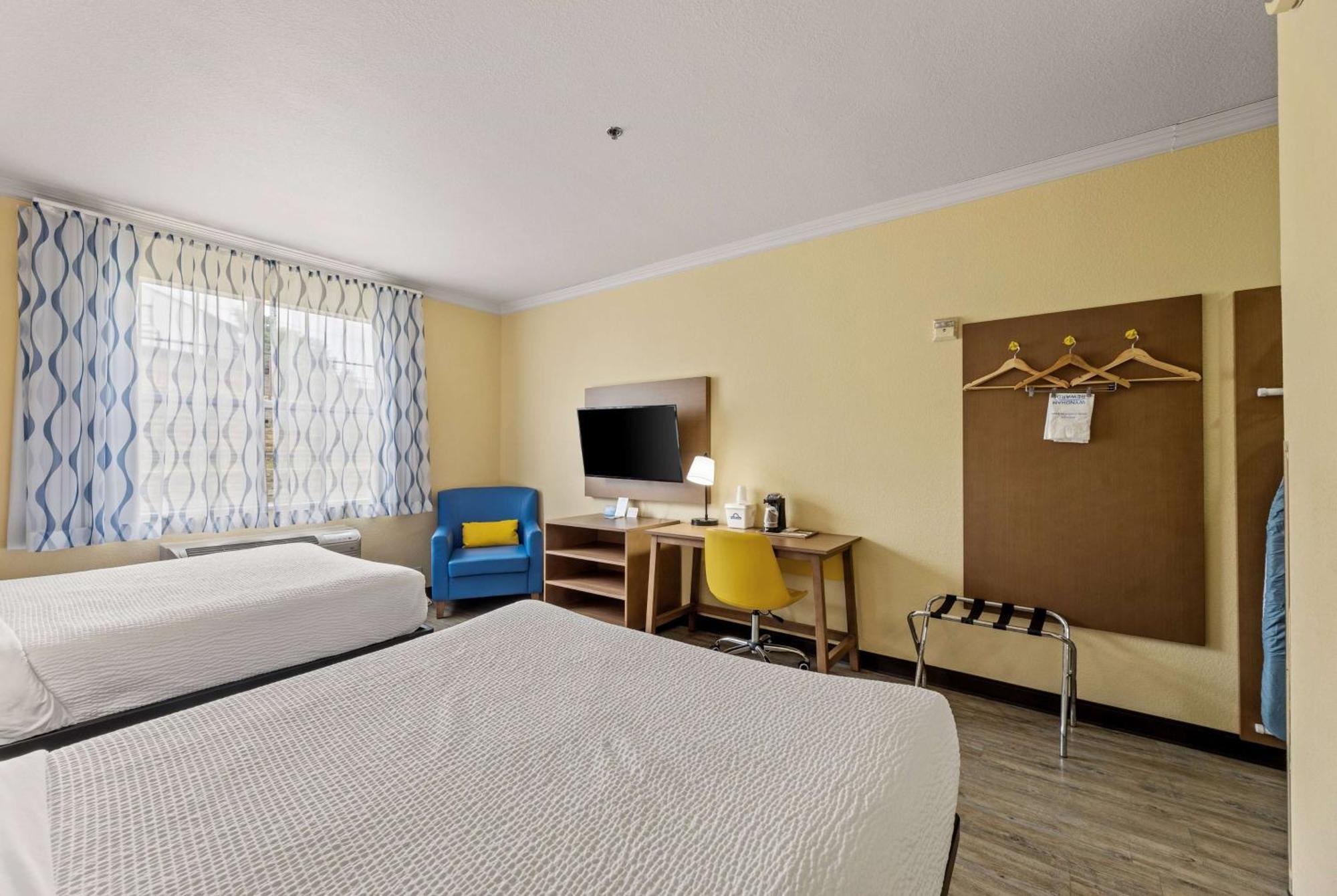 Days Inn & Suites By Wyndham Dfw Airport South-Euless Esterno foto