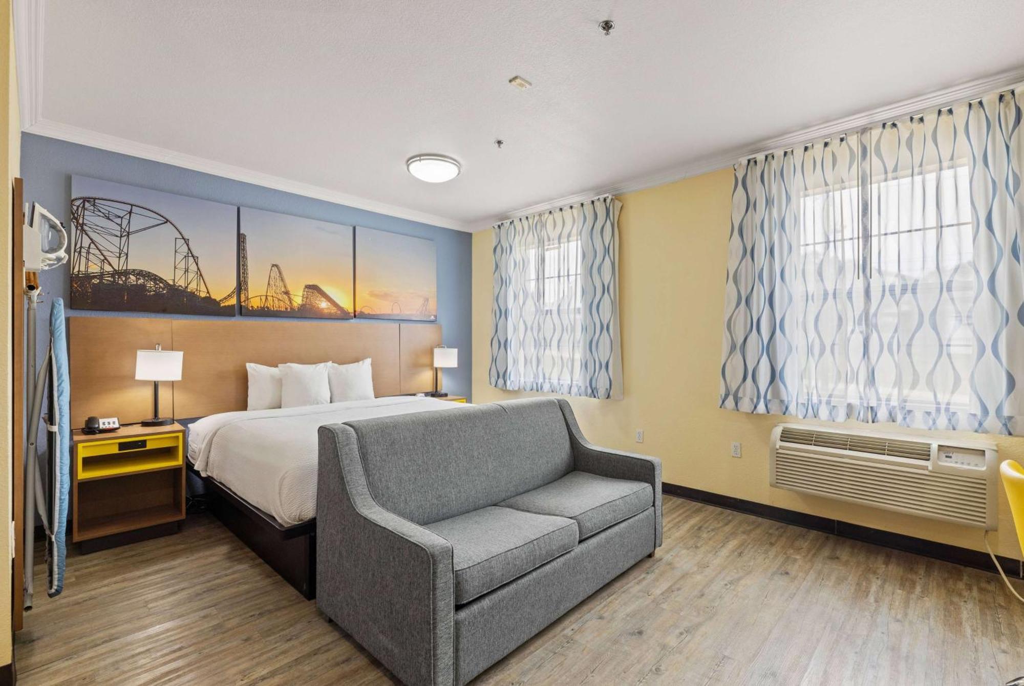 Days Inn & Suites By Wyndham Dfw Airport South-Euless Esterno foto