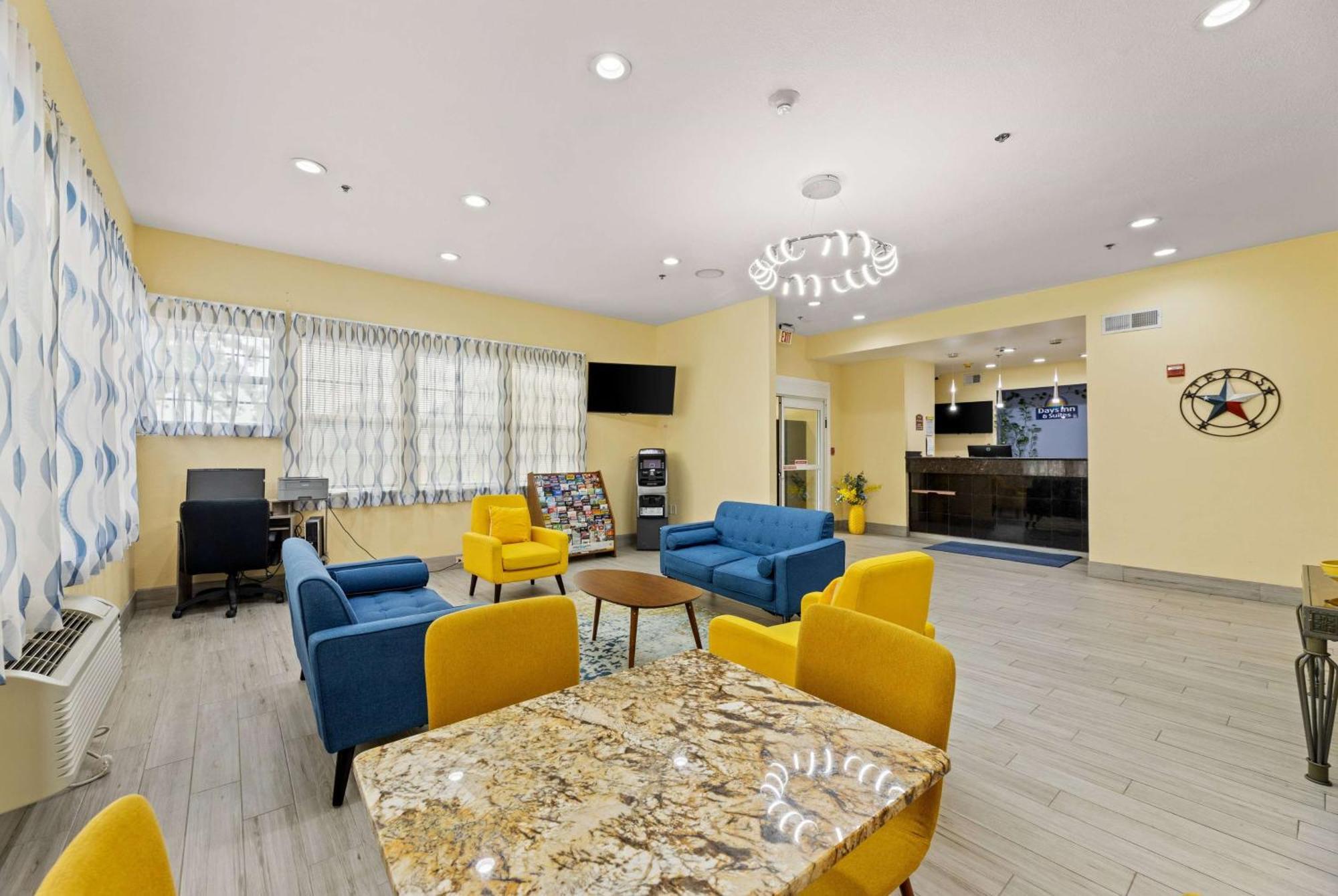 Days Inn & Suites By Wyndham Dfw Airport South-Euless Esterno foto