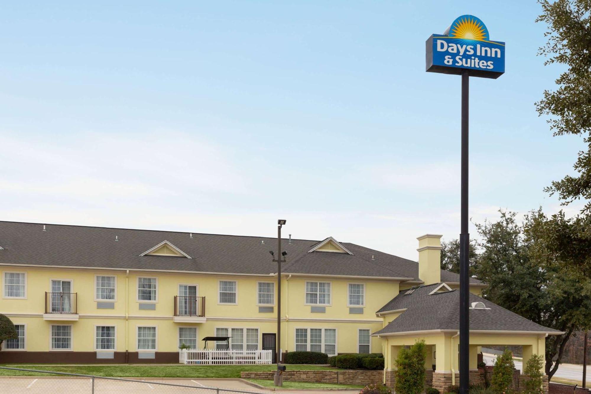 Days Inn & Suites By Wyndham Dfw Airport South-Euless Esterno foto