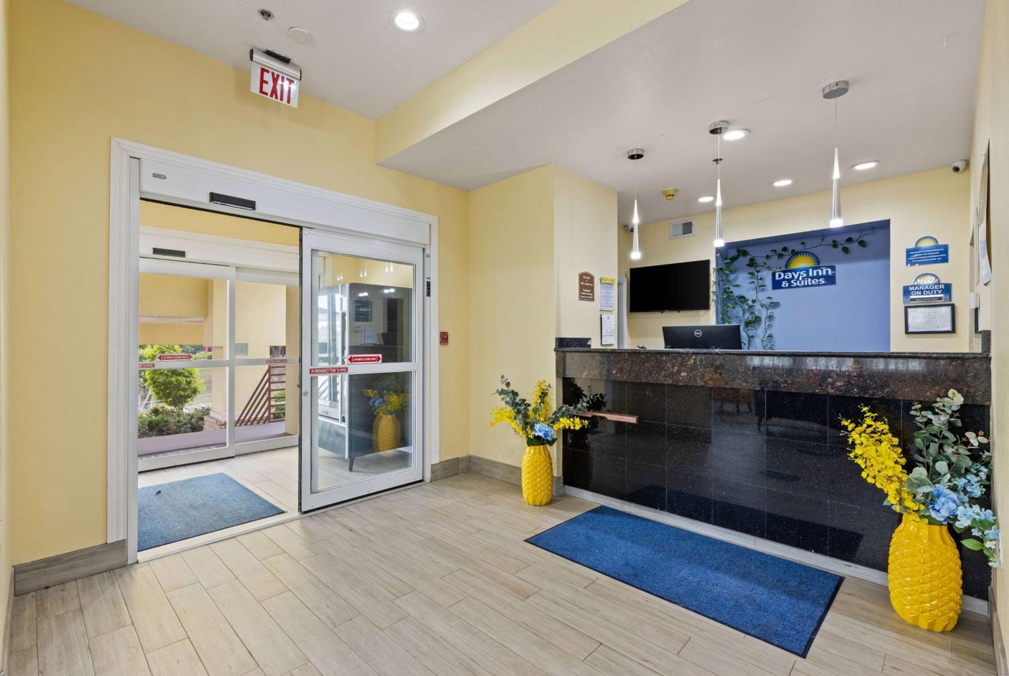 Days Inn & Suites By Wyndham Dfw Airport South-Euless Esterno foto