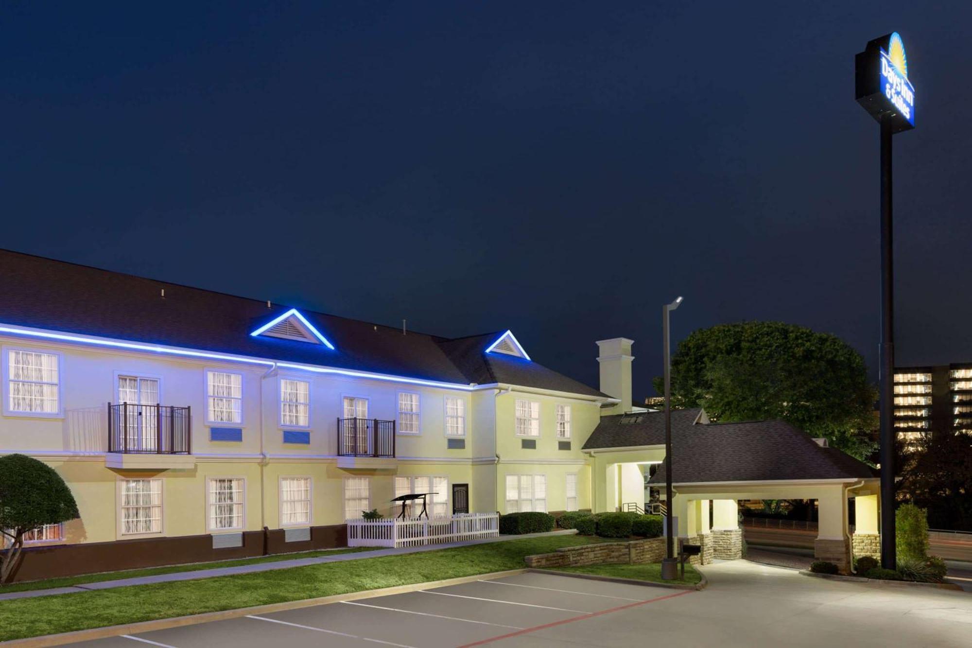 Days Inn & Suites By Wyndham Dfw Airport South-Euless Esterno foto